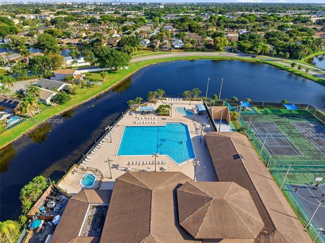 3861 NW 20th St, Coconut Creek, FL 33066