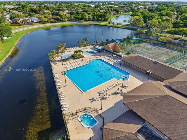 3861 NW 20th St, Coconut Creek, FL 33066