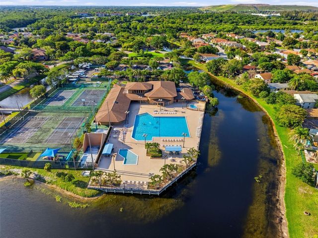 3861 NW 20th St, Coconut Creek, FL 33066