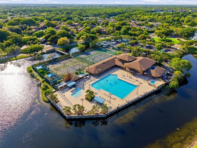 3861 NW 20th St, Coconut Creek, FL 33066