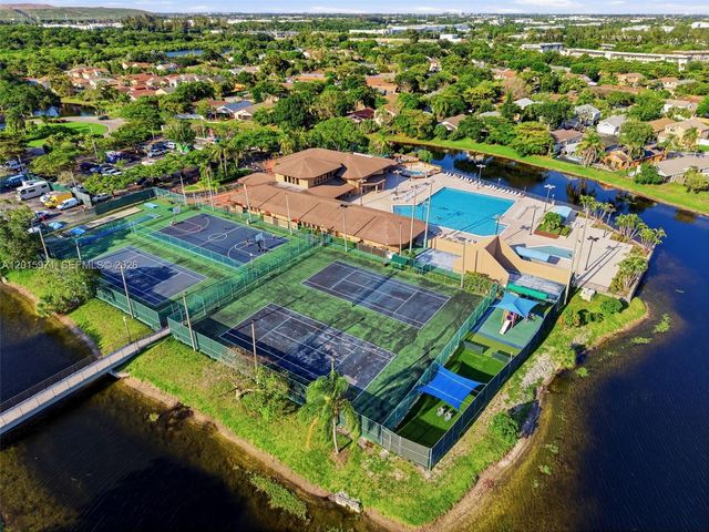 3861 NW 20th St, Coconut Creek, FL 33066