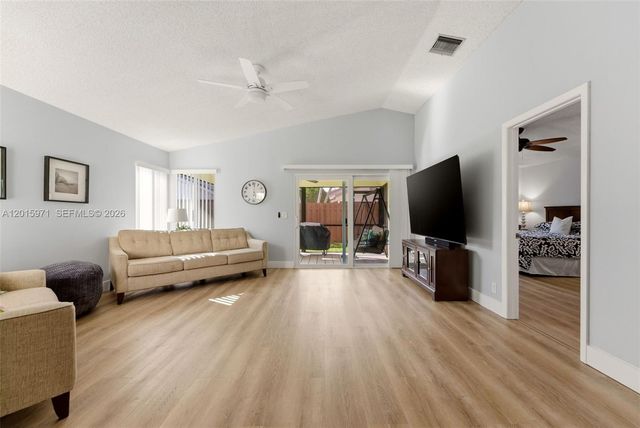3861 NW 20th St, Coconut Creek, FL 33066