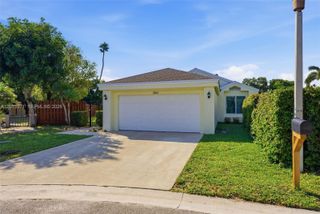 3861 NW 20th St, Coconut Creek, FL 33066