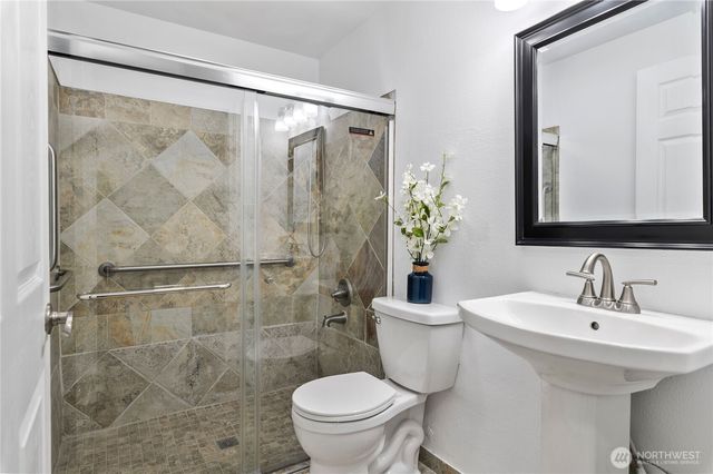 17401 E 6th Ave, Spanaway, WA 98387