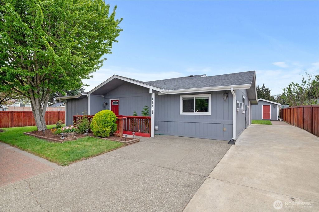 17401 E 6th Ave, Spanaway, WA 98387
