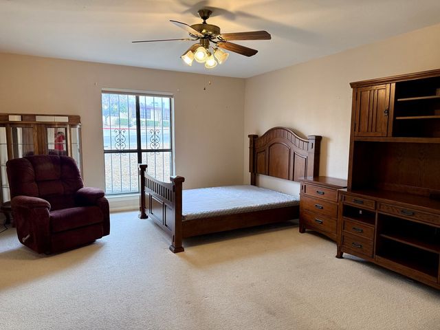 246 Pin Oak Way, Kerrville, TX 78028