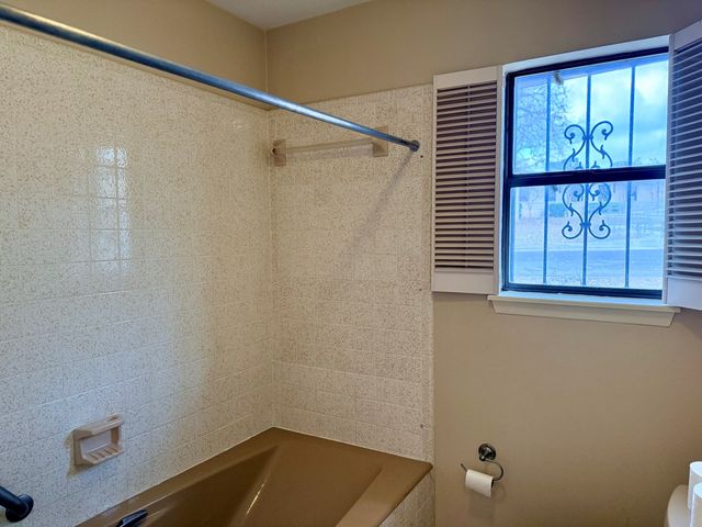 246 Pin Oak Way, Kerrville, TX 78028