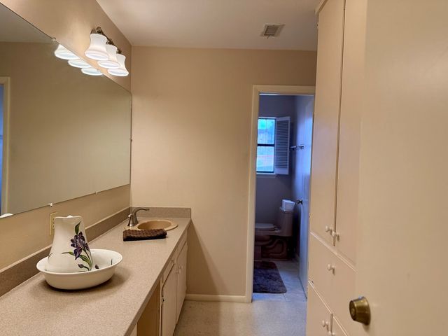 246 Pin Oak Way, Kerrville, TX 78028