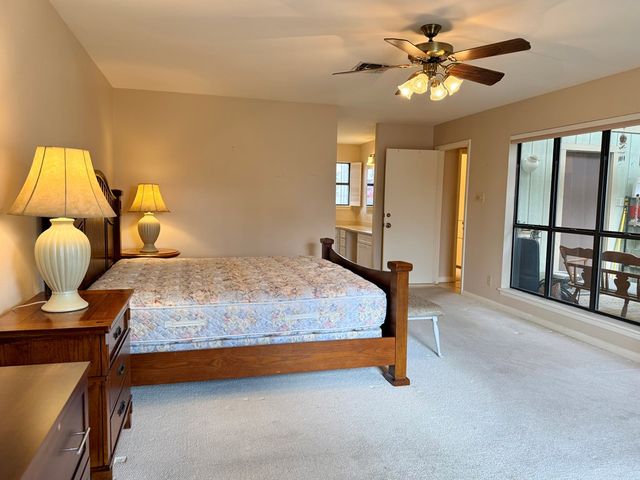 246 Pin Oak Way, Kerrville, TX 78028