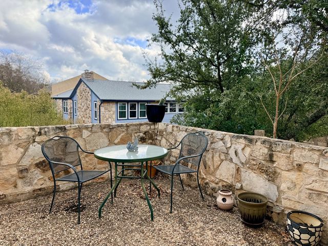 246 Pin Oak Way, Kerrville, TX 78028