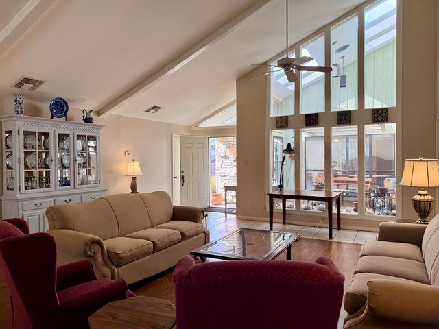 246 Pin Oak Way, Kerrville, TX 78028