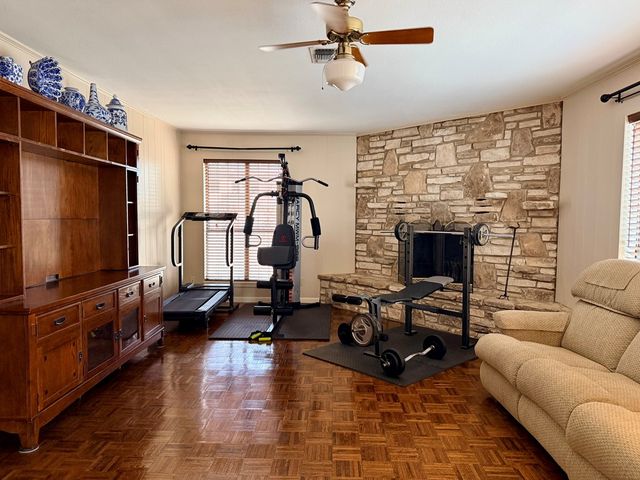 246 Pin Oak Way, Kerrville, TX 78028