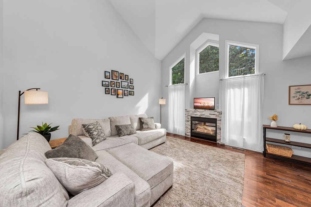 307 N Charles Avenue, Naperville, IL 60540 — photo 3