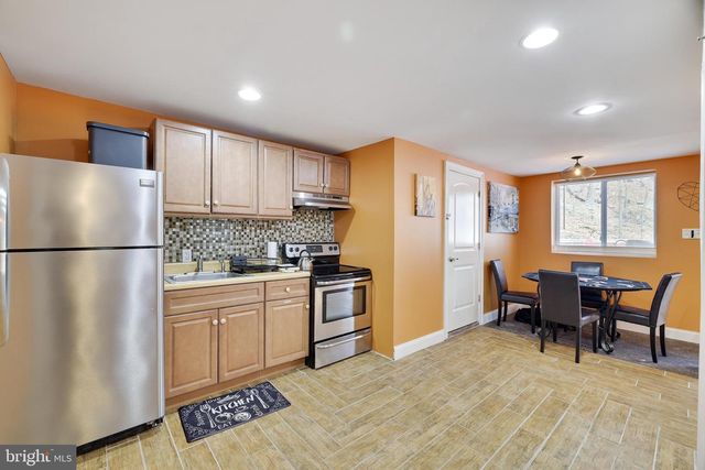 163 CAMBRIDGE CT, Bushkill, PA 18324
