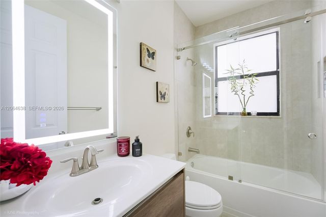 8723 NW 102nd Place, Doral, FL 33178