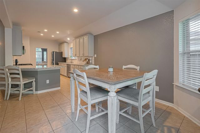 119 Genesee Ridge Drive, The Woodlands, TX 77385