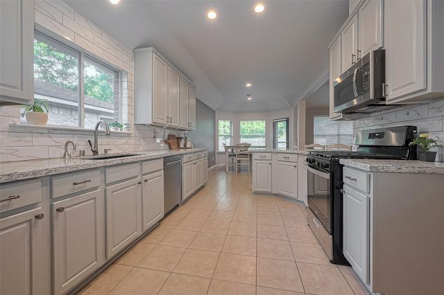 119 Genesee Ridge Drive, The Woodlands, TX 77385