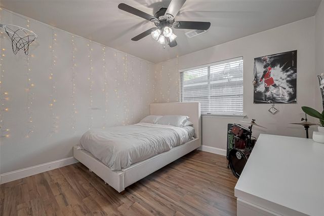 119 Genesee Ridge Drive, The Woodlands, TX 77385