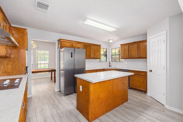 10 County Road 2097, Liberty, TX 77575