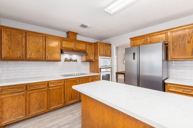 10 County Road 2097, Liberty, TX 77575