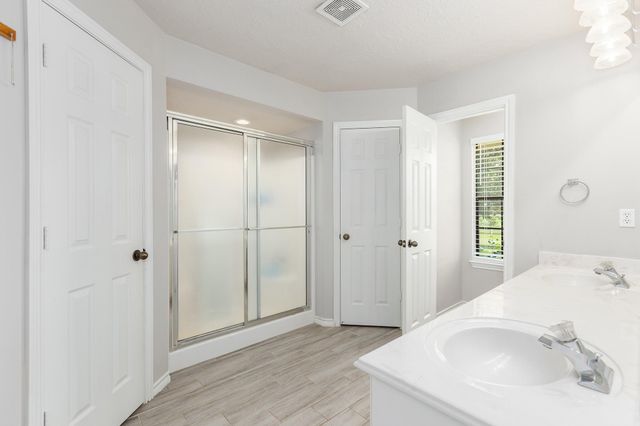 10 County Road 2097, Liberty, TX 77575