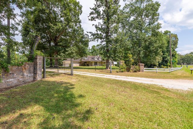 10 County Road 2097, Liberty, TX 77575