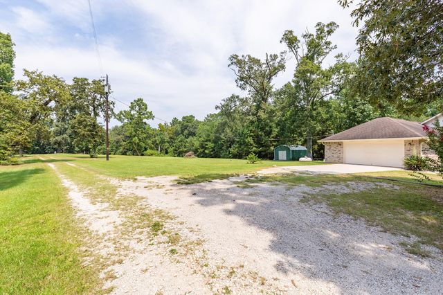 10 County Road 2097, Liberty, TX 77575
