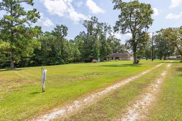 10 County Road 2097, Liberty, TX 77575