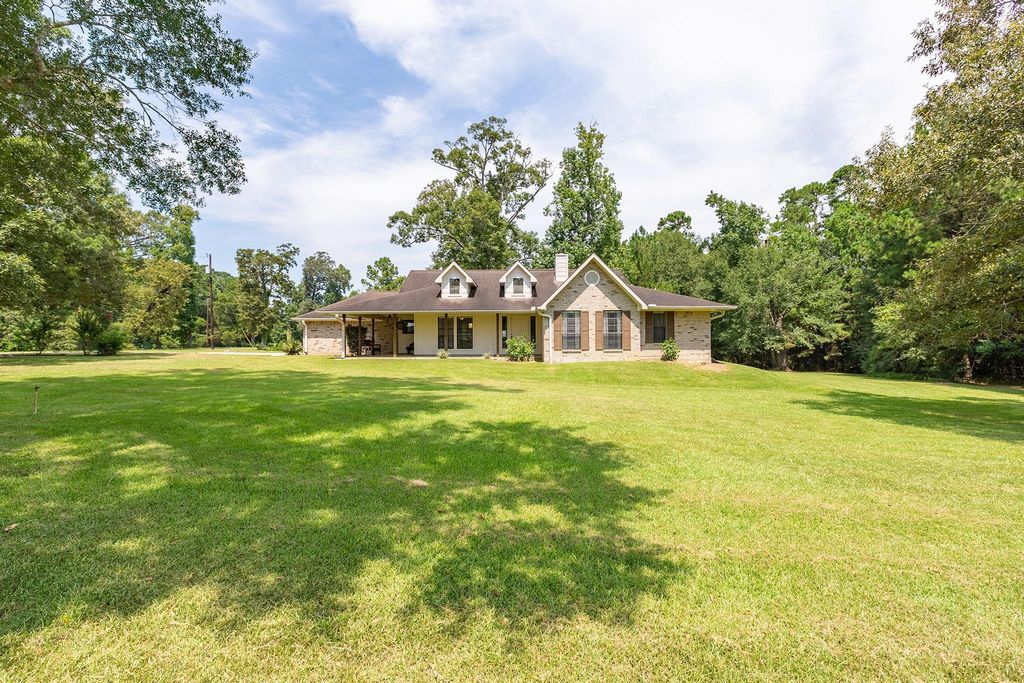 10 County Road 2097, Liberty, TX 77575