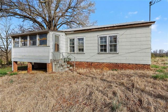 3470 Old Bachelor Creek Road, Seagrove, NC 27341