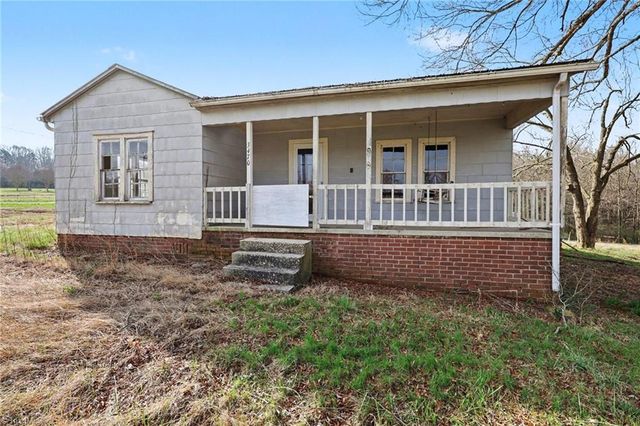 3470 Old Bachelor Creek Road, Seagrove, NC 27341