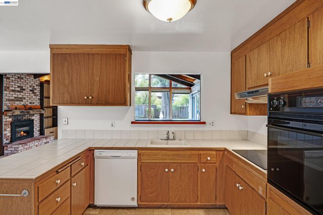 40152 Margery Ct, Fremont, CA 94538