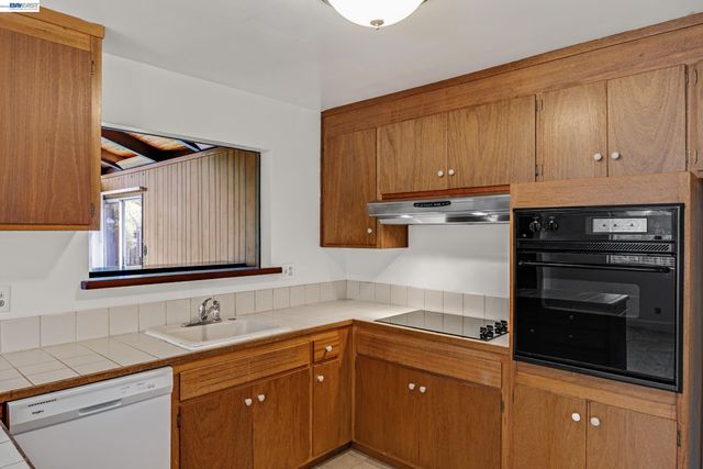 40152 Margery Ct, Fremont, CA 94538