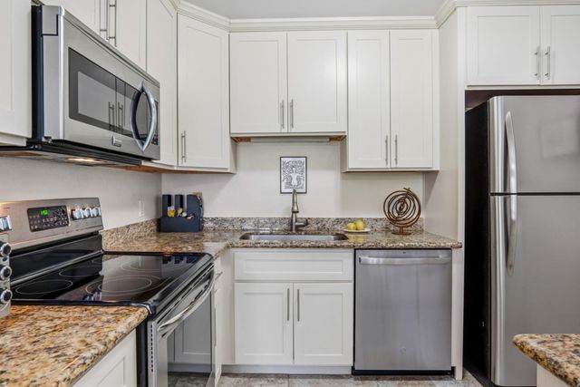 0 Mission 4 NE 5th Street 3N, Carmel, CA 93921