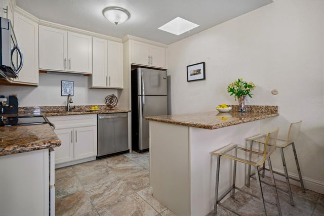 0 Mission 4 NE 5th Street 3N, Carmel, CA 93921