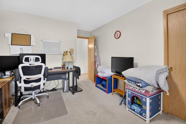 N2445 Fisk DRIVE, Burlington, WI 53105