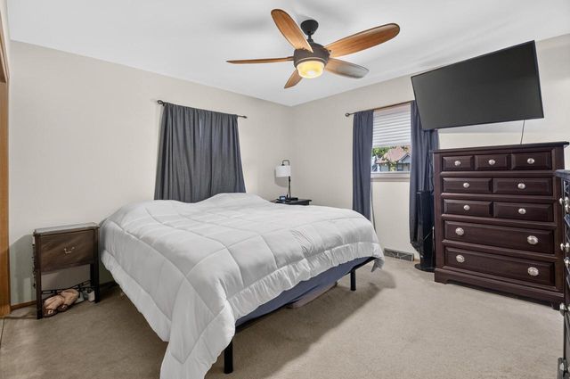 N2445 Fisk DRIVE, Burlington, WI 53105