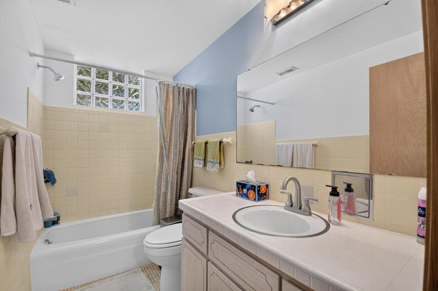 N2445 Fisk DRIVE, Burlington, WI 53105