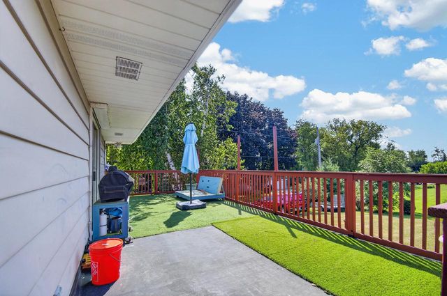 N2445 Fisk DRIVE, Burlington, WI 53105