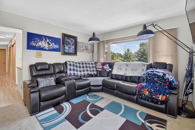 N2445 Fisk DRIVE, Burlington, WI 53105