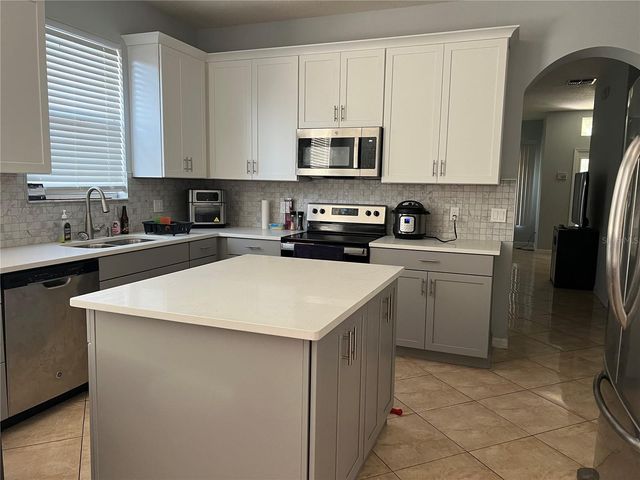 10073 SAVANNAH BLUFF LANE, Orlando, FL 32829