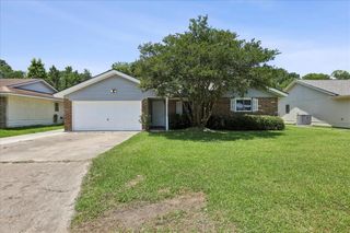 4916 Lawndale Avenue, Orange, TX 77630