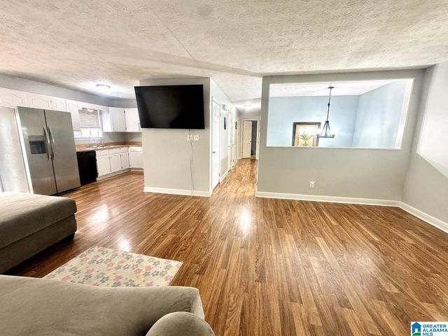 602 SHANNAHAN DRIVE, Weaver, AL 36277