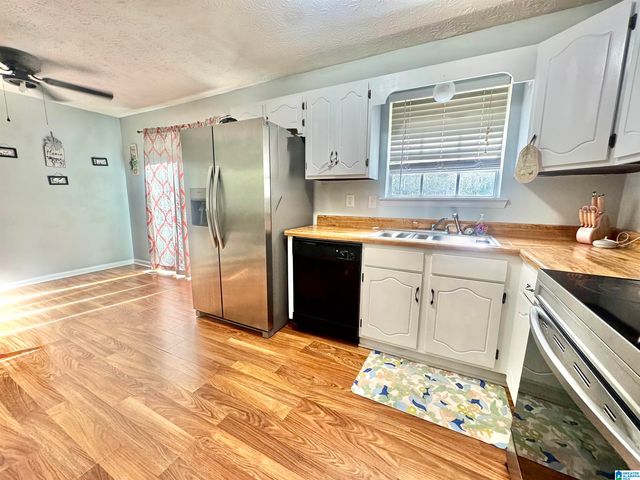 602 SHANNAHAN DRIVE, Weaver, AL 36277