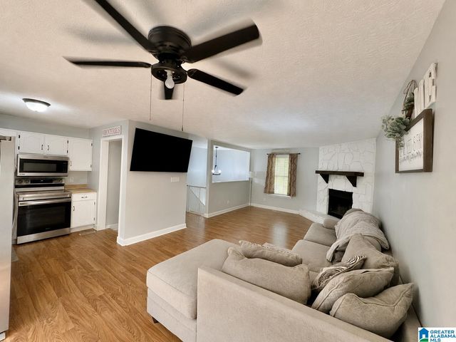 602 SHANNAHAN DRIVE, Weaver, AL 36277