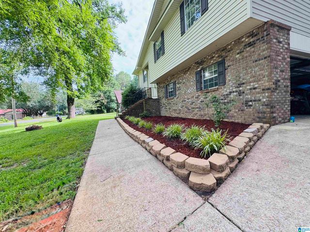 602 SHANNAHAN DRIVE, Weaver, AL 36277