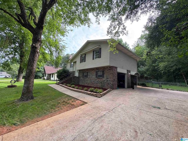 602 SHANNAHAN DRIVE, Weaver, AL 36277