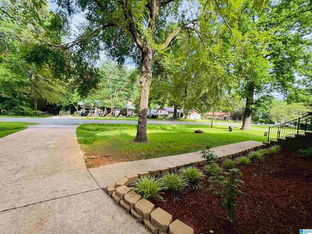 602 SHANNAHAN DRIVE, Weaver, AL 36277