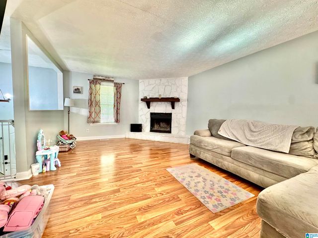 602 SHANNAHAN DRIVE, Weaver, AL 36277