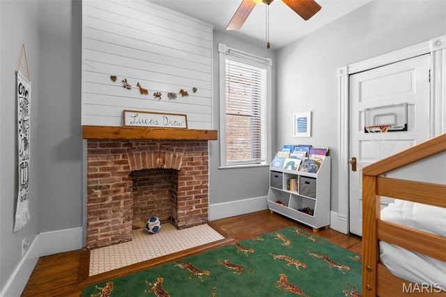 4135 Flad Avenue, St Louis, MO 63110